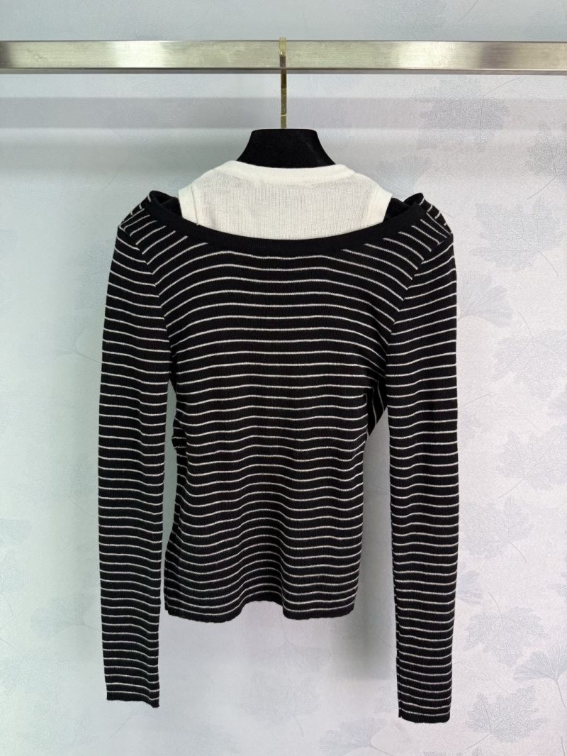 Pra*a sweaters